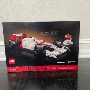LEGO Icons McLaren MP4/4
& Ayrton
Senna